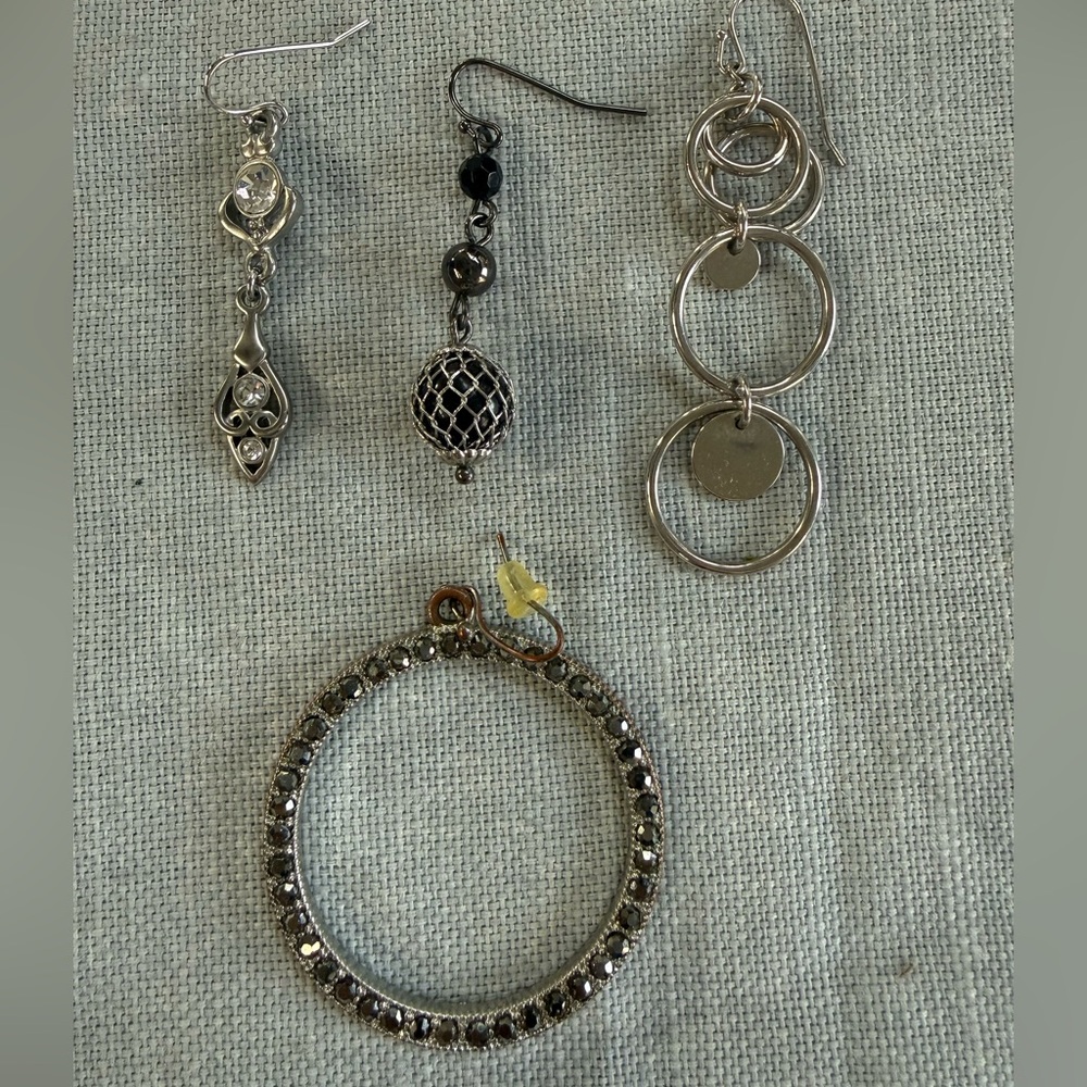 Lia Sophia 4 single dangle earrings mismatched
